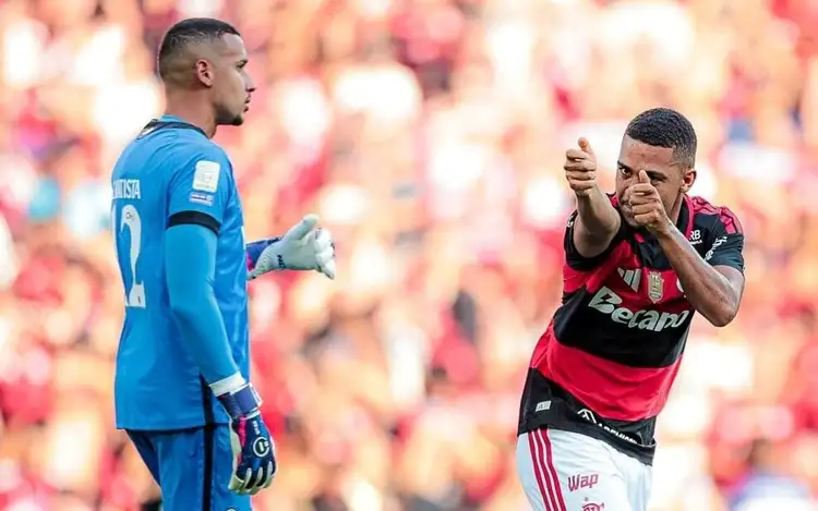 Samuel Lino e Carrascal marcam, e Flamengo atropela Botafogo pelo Brasileirão