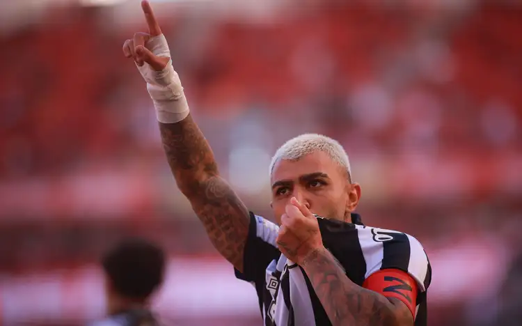 Santos vence o Internacional e se distancia do Z4 do Brasileirão