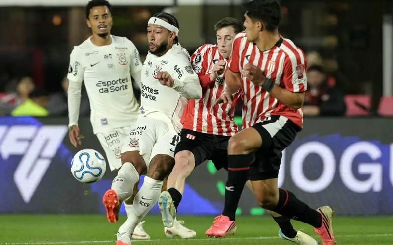 Corinthians busca empate com Estudiantes e leva decisão para a Neo Química Arena