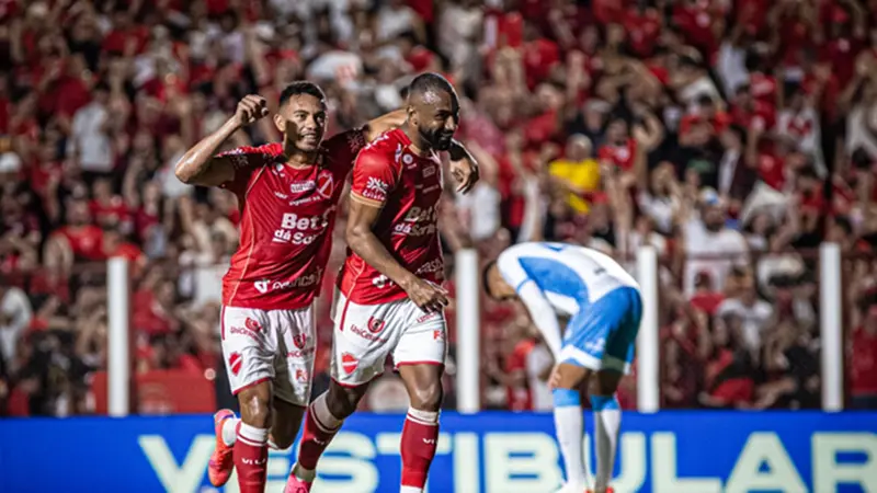 Londrina EC perde por 2 a 0 para o Vila Nova e segue na Z-4 da Série B