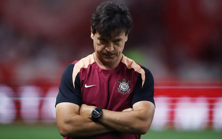 Corinthians demite Fernando Diniz após sétima derrota seguida no Brasileirão