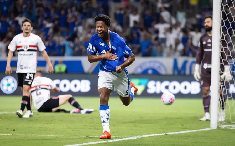 Jovens decidem, e Cruzeiro vence o São Paulo no Mineirão