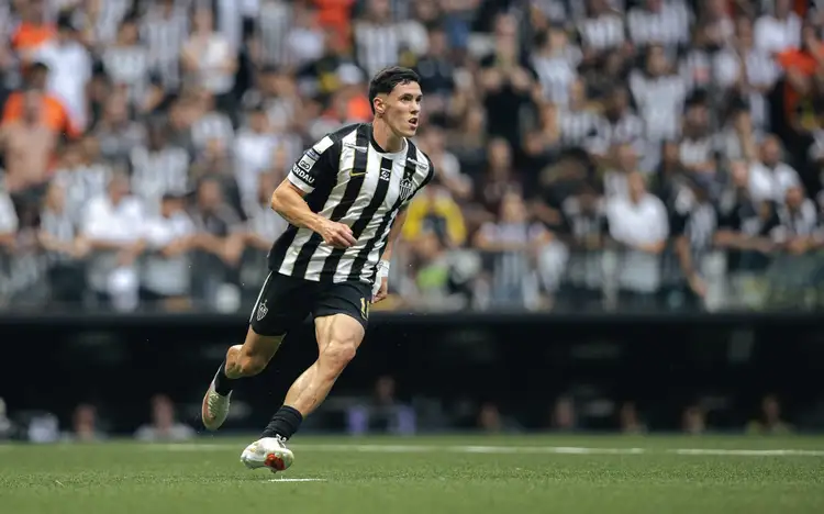 Com de Thiago Borbas no fim, Atlético vence o Santos de virada na Arena MRV