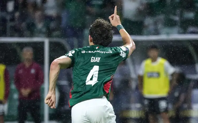 Palmeiras goleia e amplia crise no Corinthians