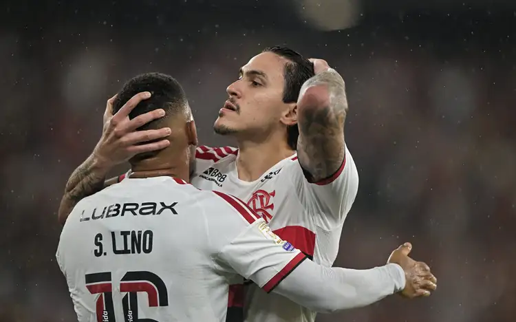 Pedro e Samuel Lino comandam goleada do Flamengo sobre o Vasco