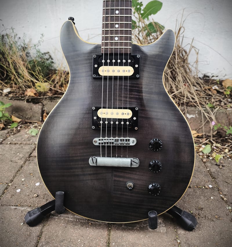 Hamer Sunburst Archtop Black Matte