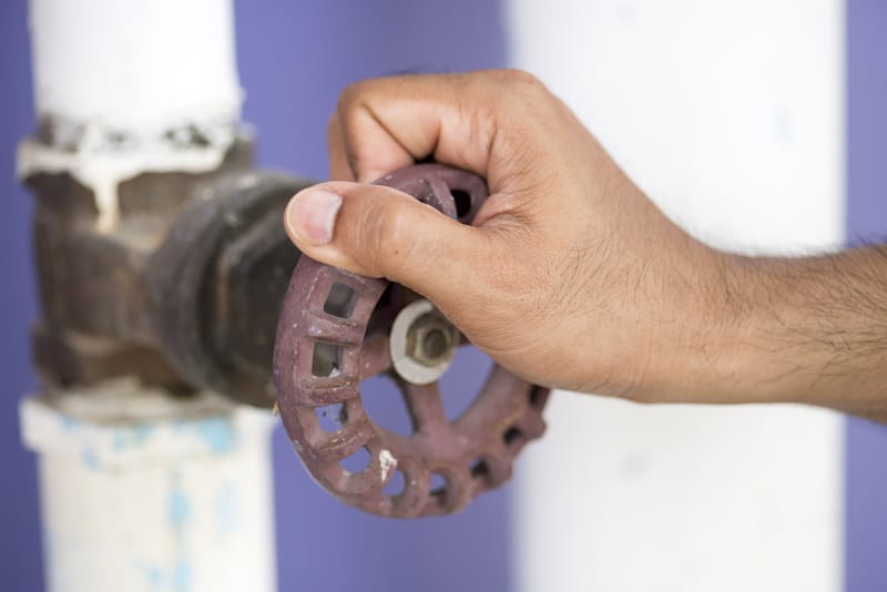 Abdrehen des Wassers im Verein