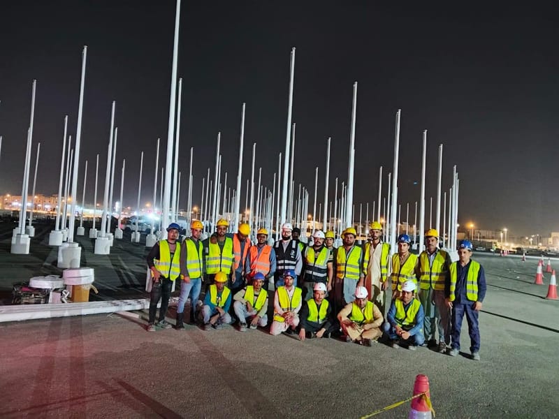 مشروع تصنيع وتوريد وتركيب 200 سارية علم في الرياض