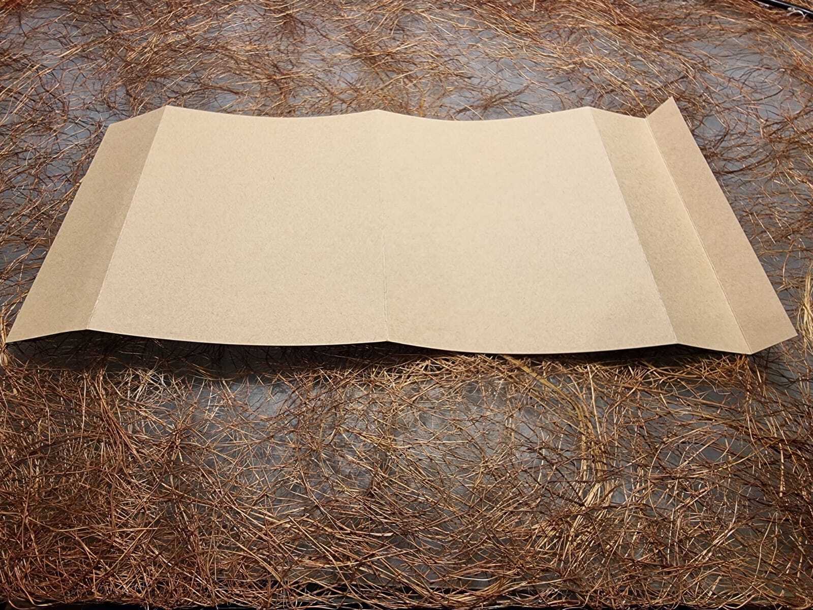 שלב 1 -  קיפול הלוח המחורץ