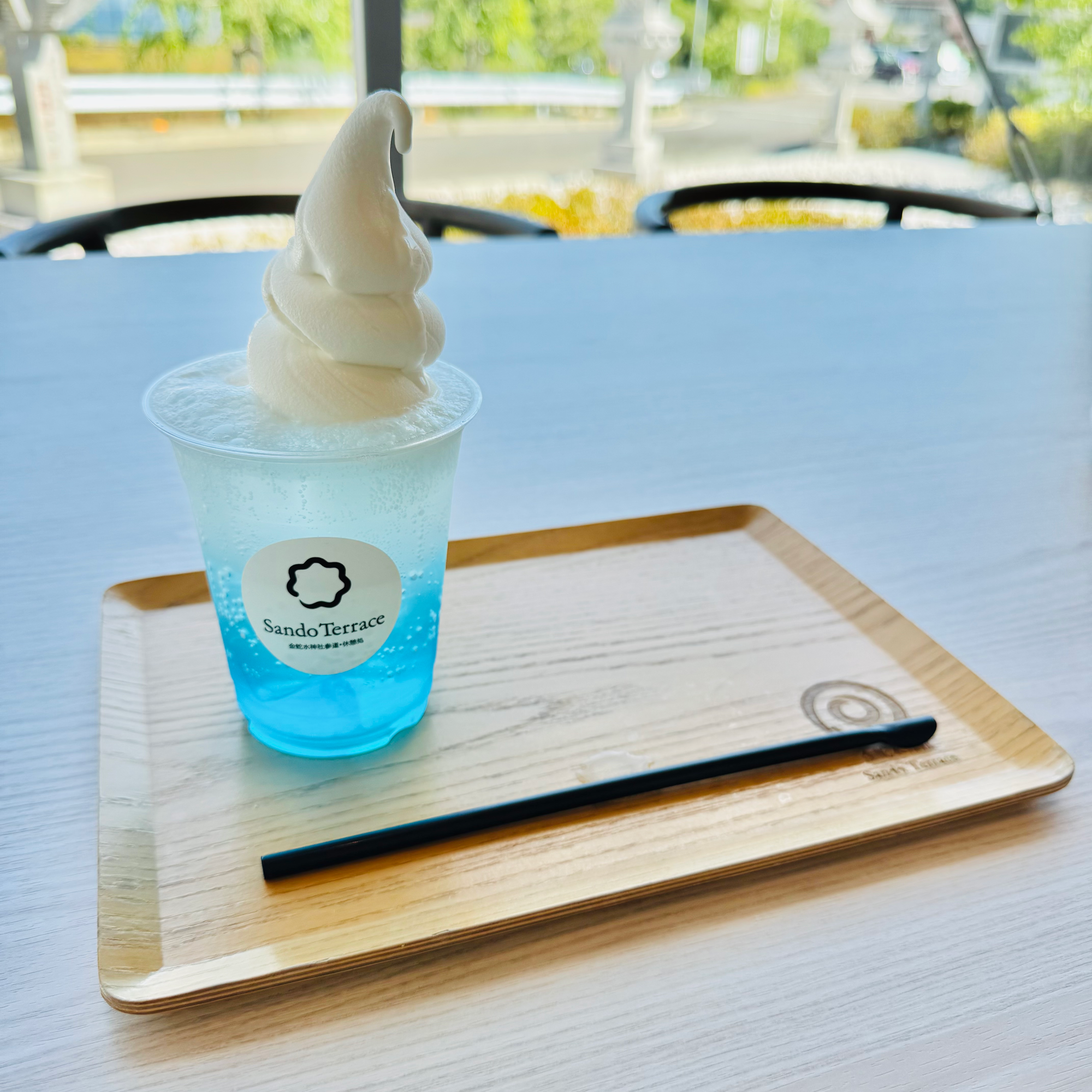 白蛇クリームソーダ　〇。．