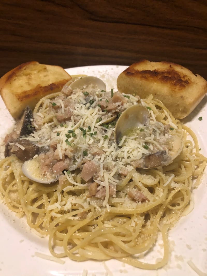 LINGUINE AND CLAM