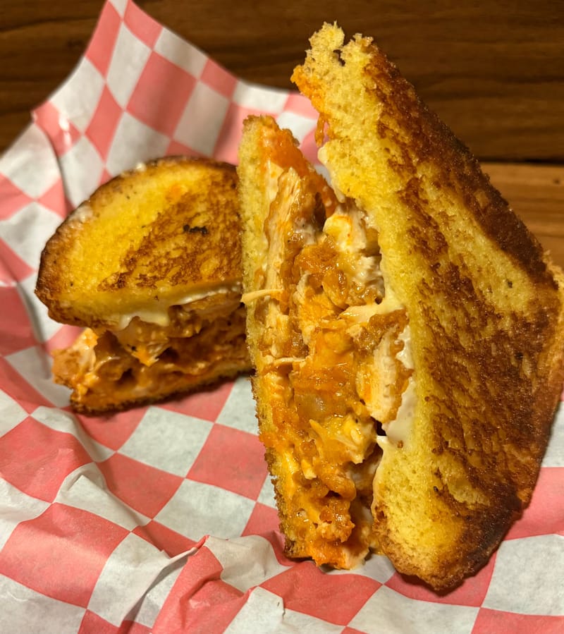 BUFFALO CHICKEN PATTY MELT