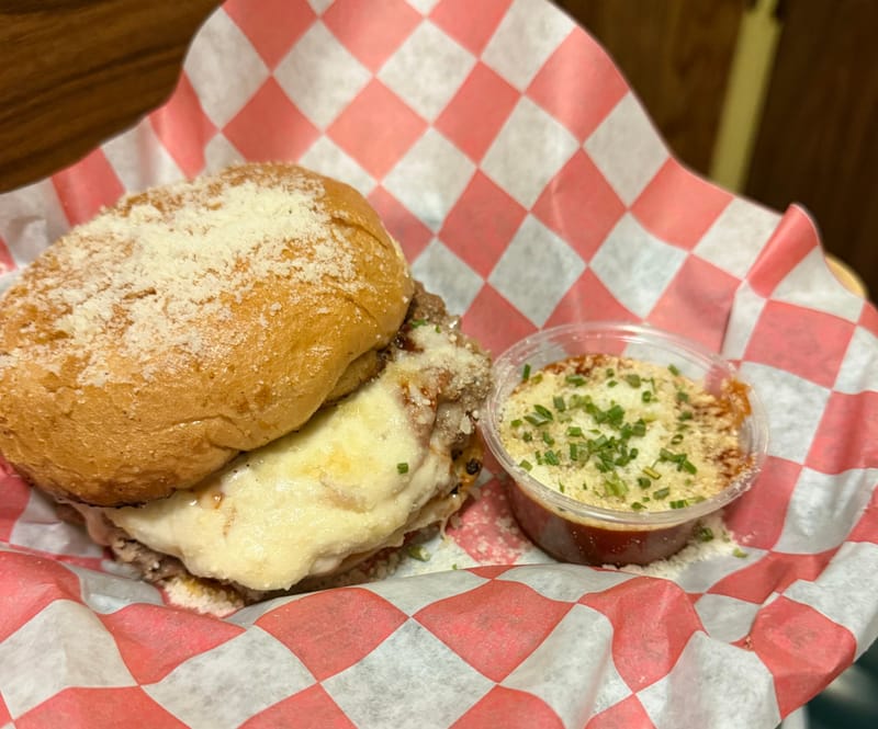 PEPPERONI PIZZA BURGER (ALL WEEK)