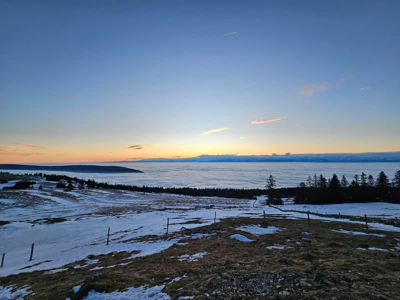 SUR LE SOMMET DU CANTON DE NEUCHATEL