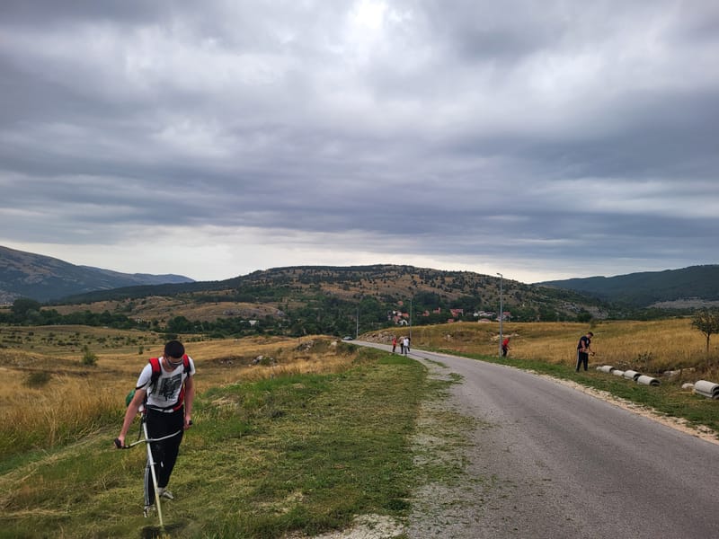 Akcija čišćenja raslinja uz cestu