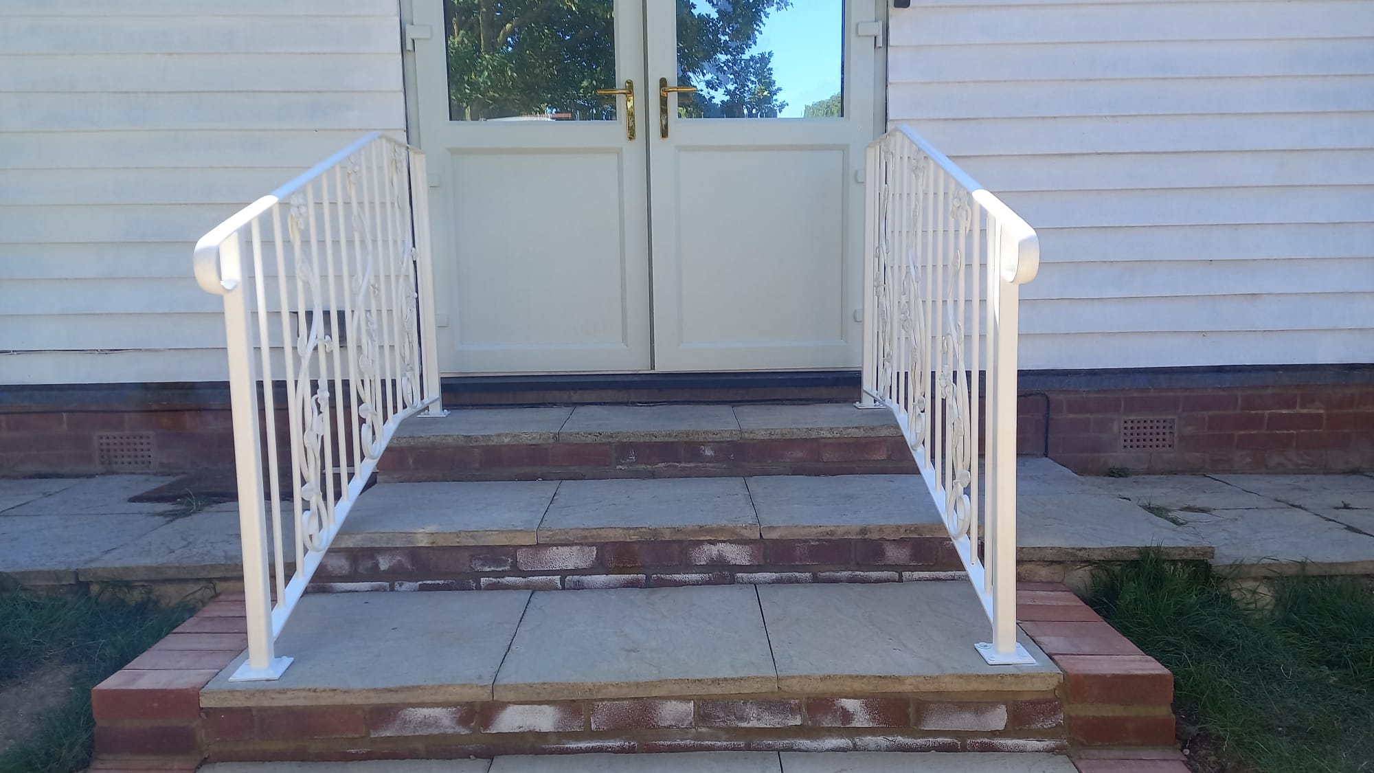 Handrails that enhanced property and offers safety