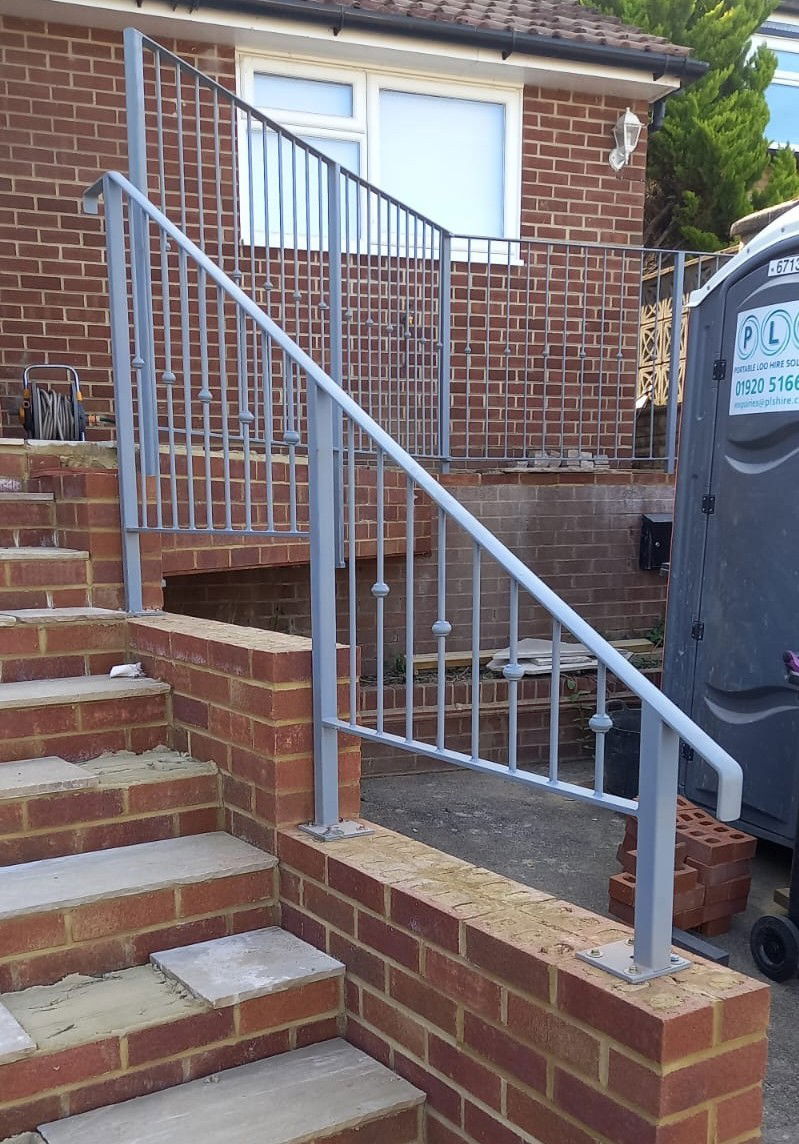 Handrails delivered in grey oxide
