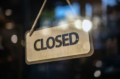 Radierea unei societăți: diferența dintre procedura la Registrul Comerțului și radierea prin insolvență