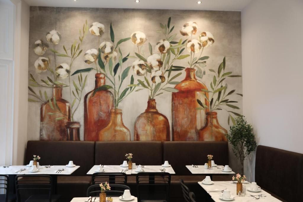 REEM HOTEL, BAYSWATER