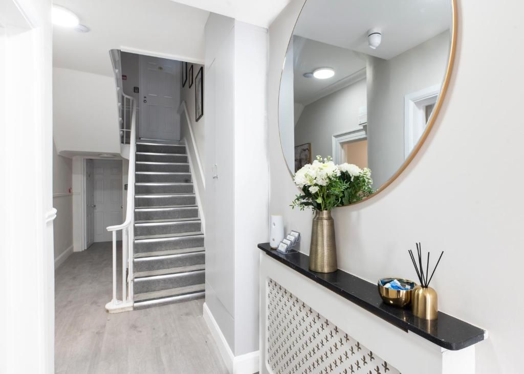 MARINA HOTEL LONDON, PADDINGTON 