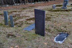Mahitable & Peter Jenness, Jr. gravestones before restoration