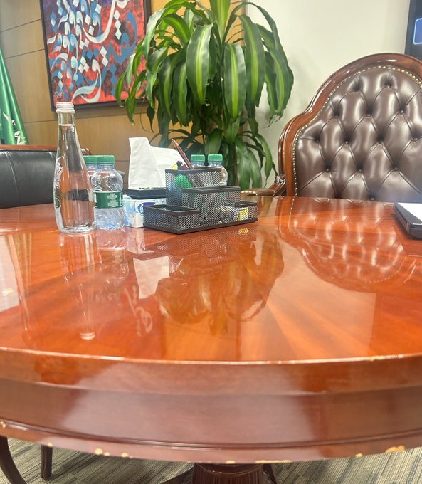 عُقد صباح اليوم الاجتماع الثاني بين #وزارة_التعليم_وجمعية_بطء_التعلم ، نوقشت فيه عدة محاور أهمها تأسيس دبلوم مهني يخدم  فئة بطء التعلم ، مثل الوزارة د. محمد اللزام مستشار نائب الوزير ، د. حصه المشعان مديرعام ادارة ذوي الإعاقة ومثل الجمعية أ. مسفر الهزاع المدير التنفيذي للجمعية.