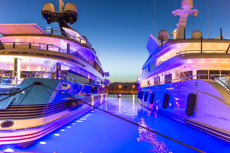 PRIVATE SUPERYACHT  CHARTERS