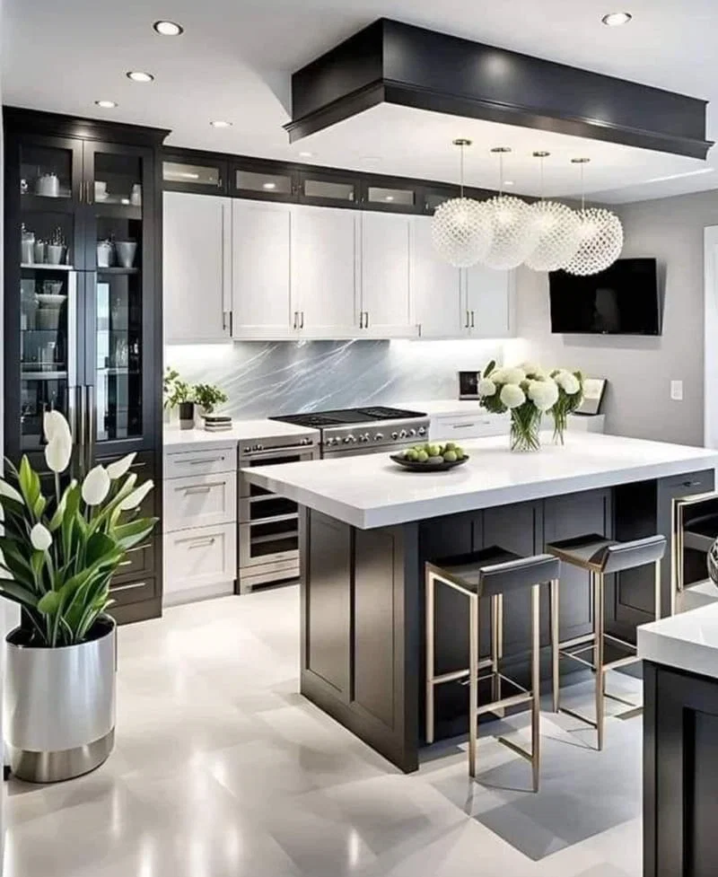 CABINETRY BUILT AROUND YOUR SPACE