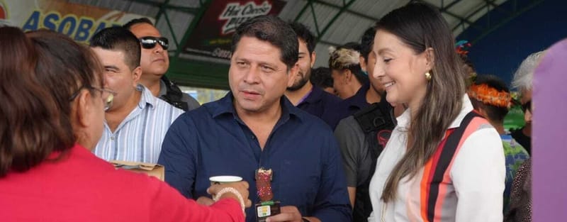 Ministro Danilo Palacios entrega equipos, insumos y certificados para transformar el agro de Pastaza