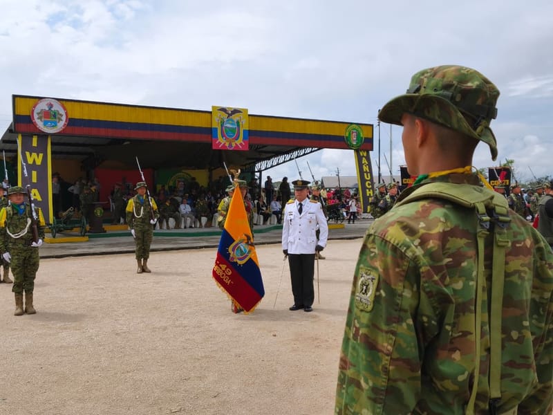 En Pastaza se llevó a cabo la ceremonia militar de licenciamiento del personal de conscriptos leva 2006