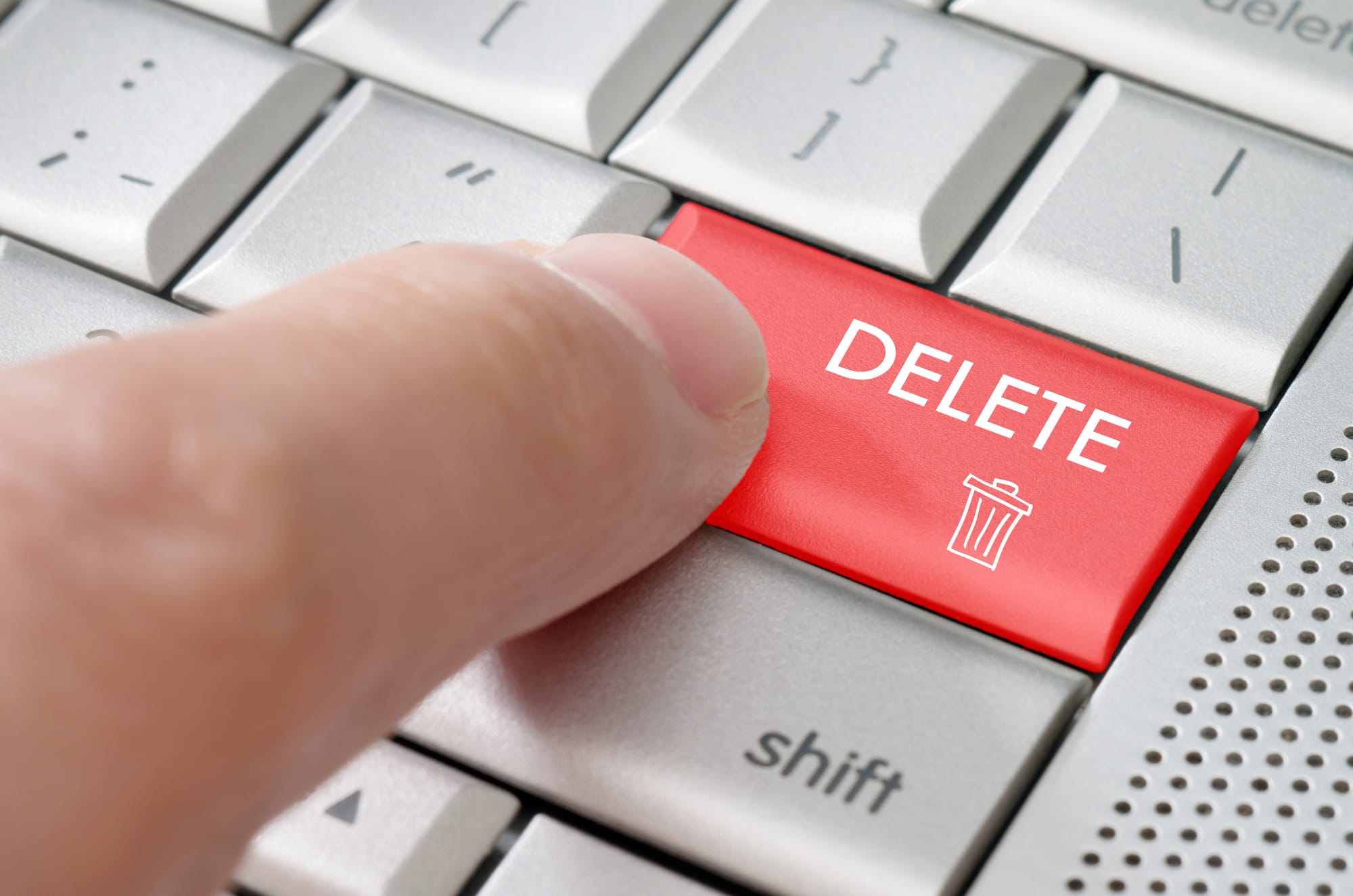 Manually deleting a row in Excel