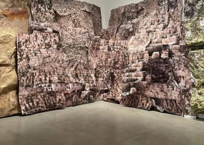 עדי ואן ולסן | "הדממה שבין הדברים" | המעבדה | פתיחה 24.1.26 בשעה 11:00