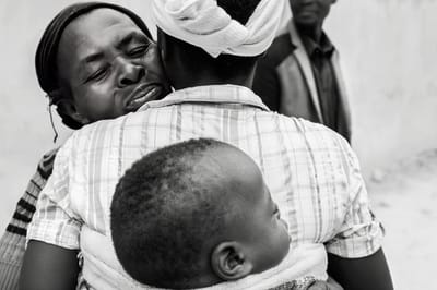 רוני בן ארי | "קוֹל כֻּלָּן – רוּאַנְדָּה" | בית האמנים ת"א | פתיחה 12.2.26 בשעה 19:00