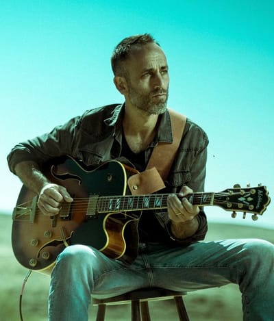 איתי פרל | "משמרת לילה" | סדרת מפגשי שיר־ושיח עם אורחים מעולם המוזיקה והתרבות | מוזיאון הנגב לאמנות