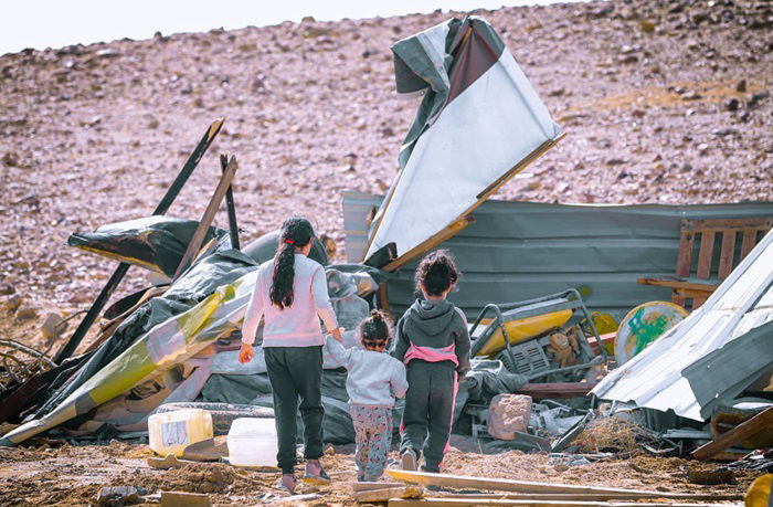 וליד אלעוברה, לאן מועדות פנינו, 2023, הדפסת צילום צבע,  70 על 100 סמ