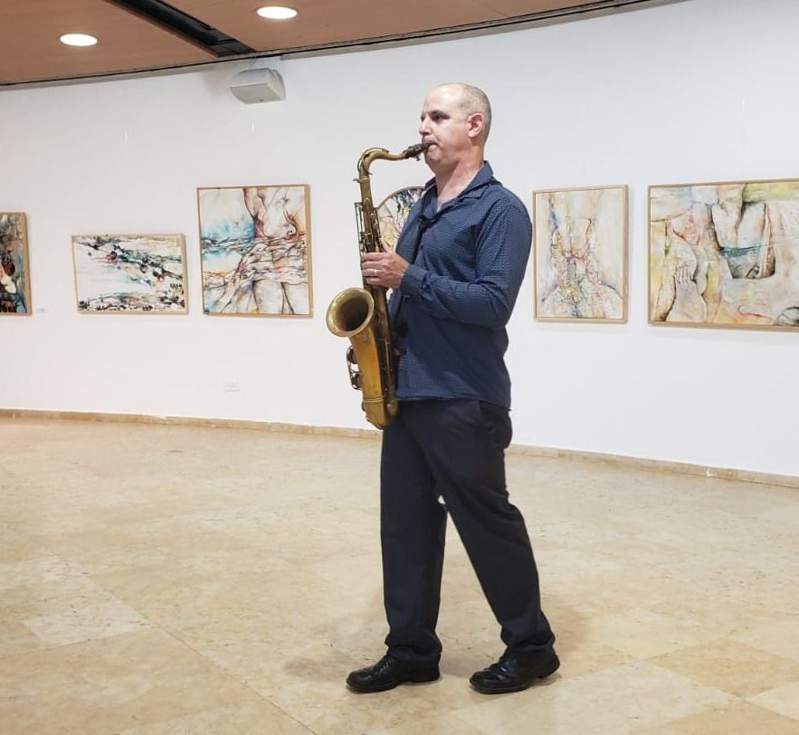 לפאר את הבית באגם, גלריה על האגם רעננה, רוני עוז, גלריית יוצרים