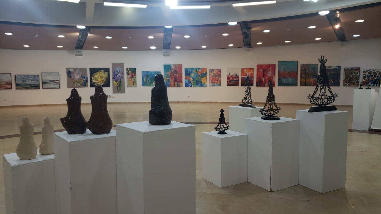 לפאר את הבית באגם, גלריה על האגם רעננה, רוני עוז, גלריית יוצרים