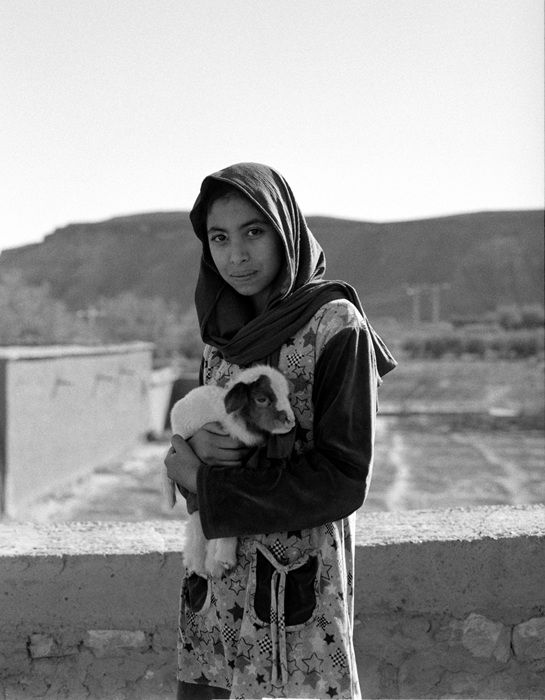 אן שימין שטרית, ללא כותרת (נערה בהרי האטלס, מרוקו), 2023