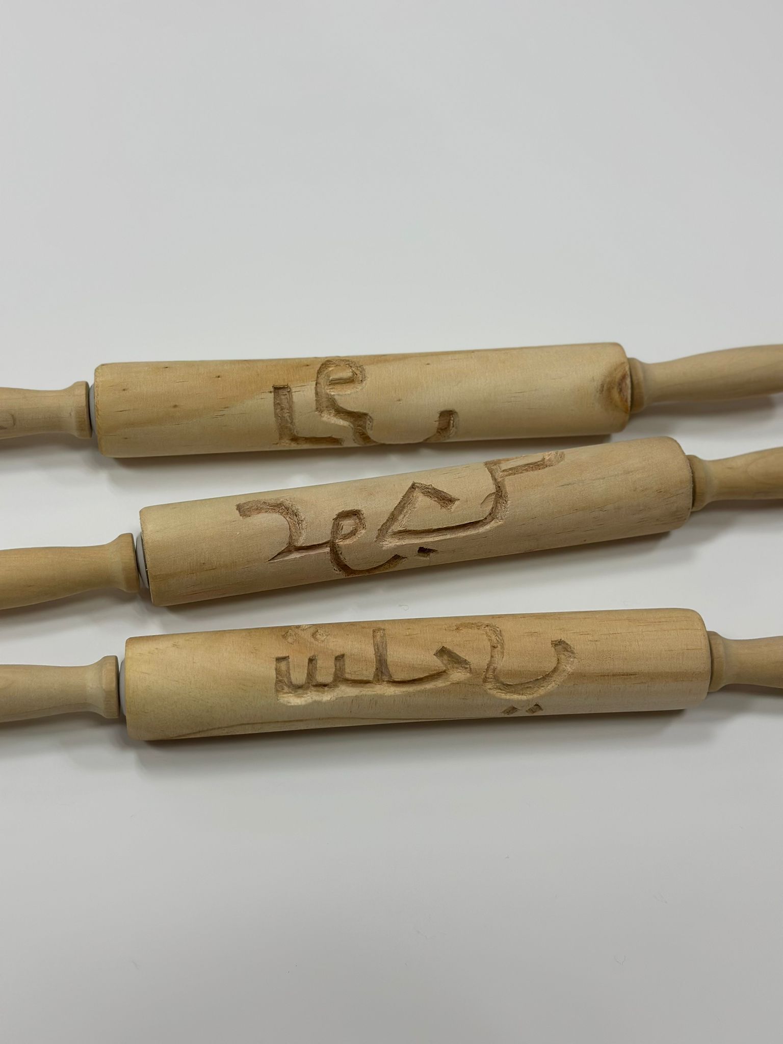 פאיזה בדארנה, תלחצי, תרדדי, עקום, גילוף בעץ, צילום: פאיזה בדארנה 