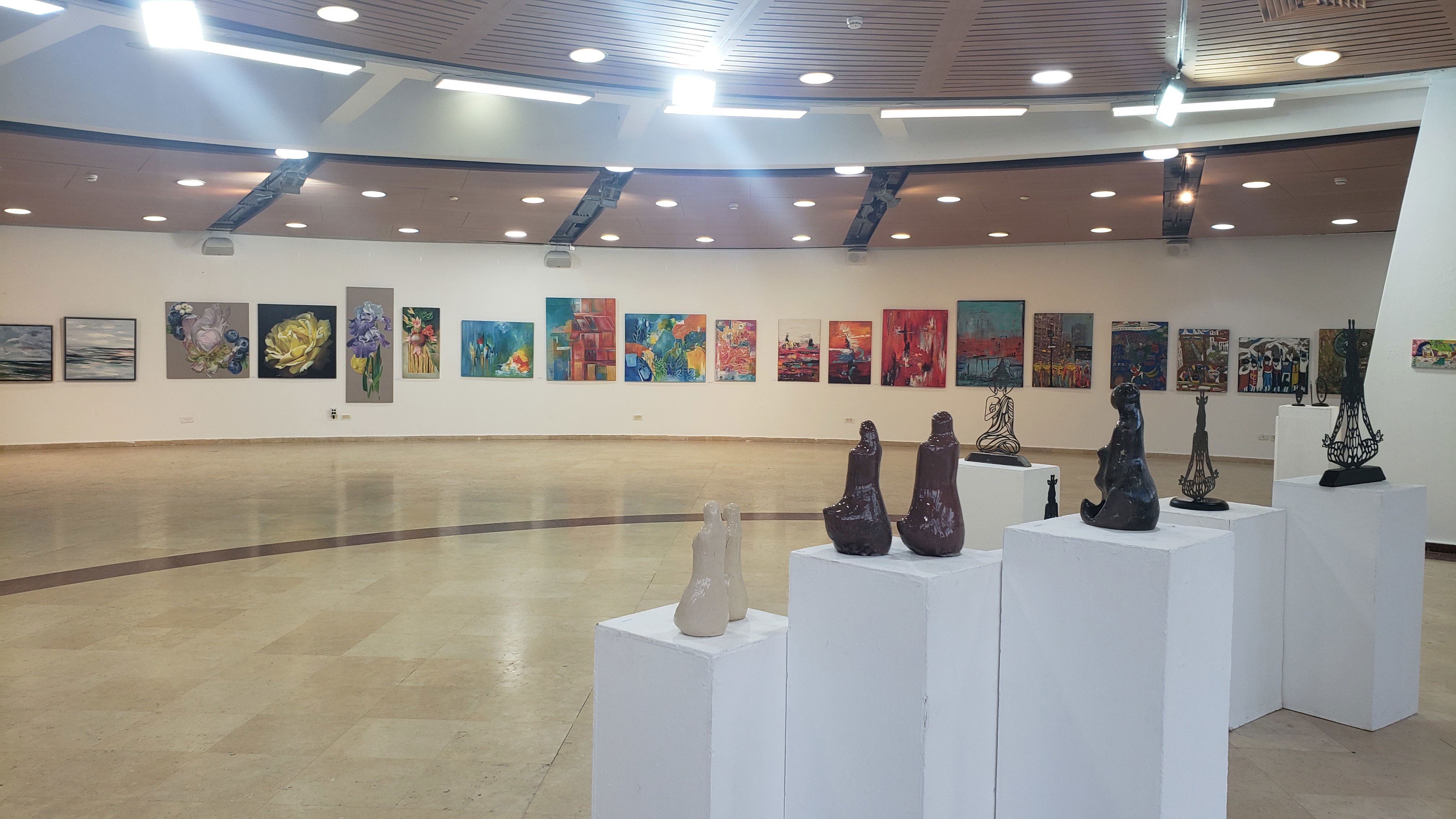 לפאר את הבית באגם, גלריה על האגם רעננה, רוני עוז, גלריית יוצרים