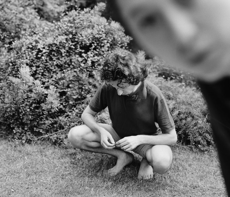 נגה דייויס, אנחנו 2025, צילום שחור לבן אנלוגי