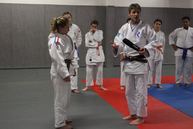 Remise ceinture noire Angèle - 02/12/25