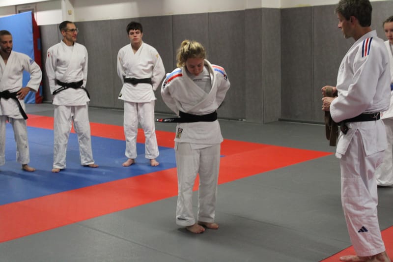 Remise ceinture noire Angèle - 02/12/25