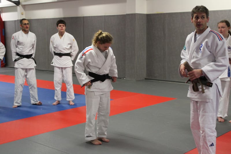 Remise ceinture noire Angèle - 02/12/25