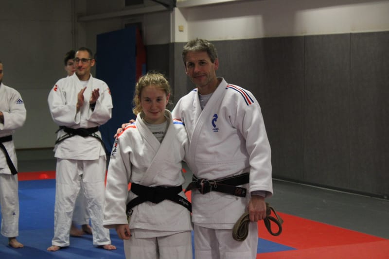 Remise ceinture noire Angèle - 02/12/25