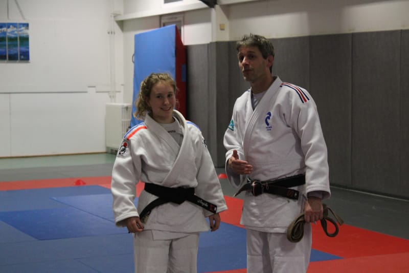 Remise ceinture noire Angèle - 02/12/25