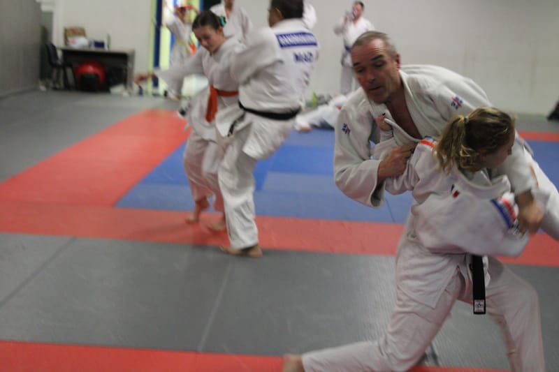 Remise ceinture noire Angèle - 02/12/25