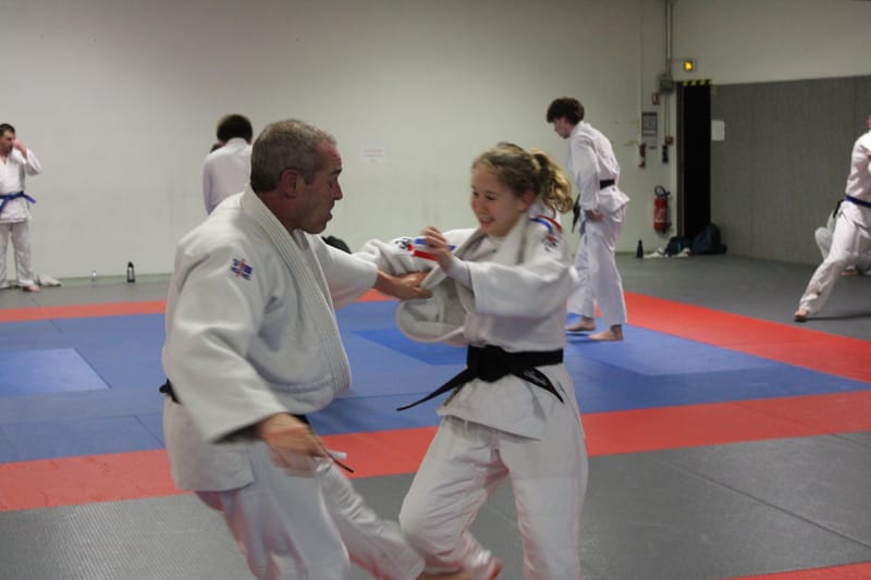 Remise ceinture noire Angèle - 02/12/25