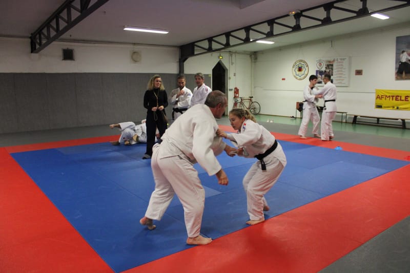 Remise ceinture noire Angèle - 02/12/25