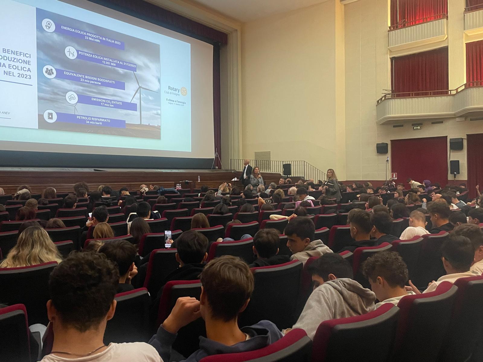 Teatro Clarici con i giovani del IV e V di tutti gli istituti di Foligno